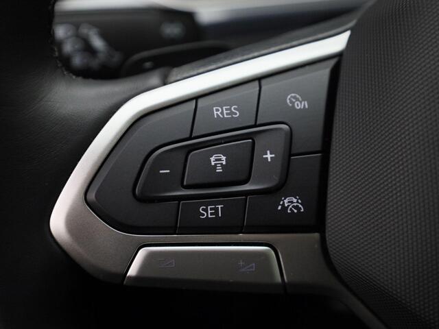 Volkswagen T-Roc 1.5TSI/150PK Style DSG · Panoramadak · Massagefunctie · Parkeersensoren + camera · Garantie tot februari 2026
