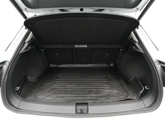 Volkswagen T-Roc 1.5 TSI 150pk Style Business Navigatie Trekhaak El. Klep Acc