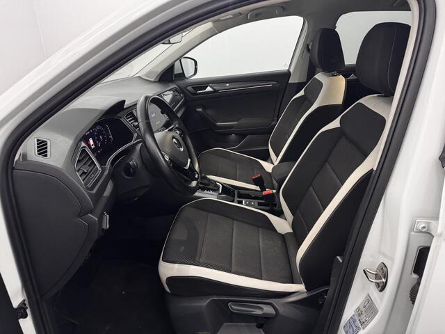 Volkswagen T-Roc 1.5 TSI R-line Half leder, Camera, Navi, Winterpakket, Virtual desk, Keyless start, Cruise control adaptief