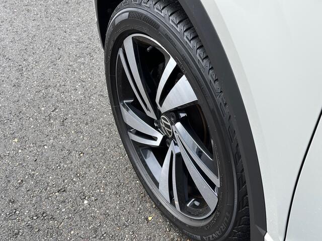 Volkswagen T-Roc 1.5 TSI 150pk DSG R-Line | Camera | Carplay | Dode hoek | Elek. Achterklep | Rijklaar incl. garantie