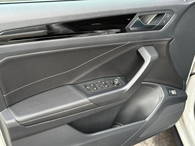 Volkswagen T-Roc 1.5 TSI 150pk DSG R-Line | Camera | Carplay | Dode hoek | Elek. Achterklep | Rijklaar incl. garantie