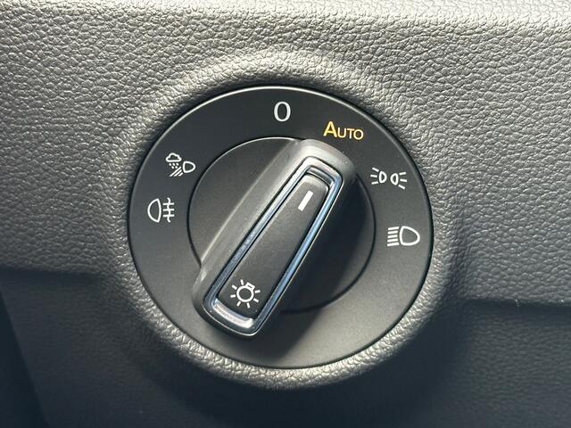 Volkswagen T-Roc 1.5 TSI 150pk DSG R-Line | Camera | Carplay | Dode hoek | Elek. Achterklep | Rijklaar incl. garantie