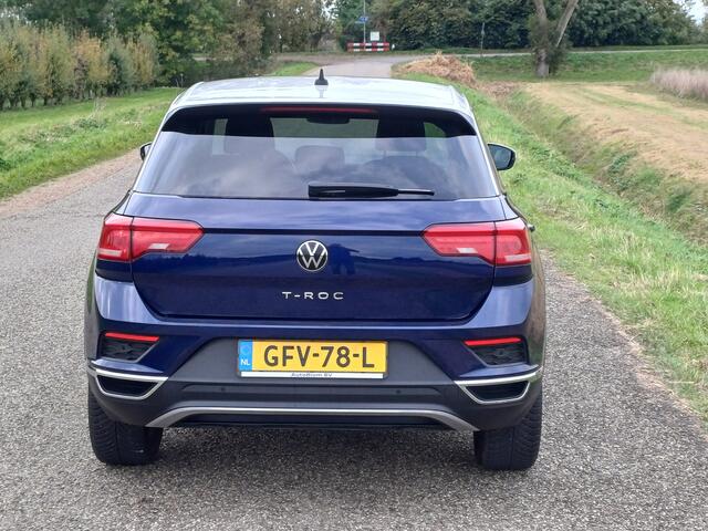 Volkswagen T-Roc 1.5 TSI Sport United /Park V+A/Add Cruise/Stoel+stuur verw/Navi/Carplay