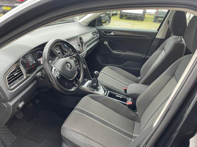 Volkswagen T-Roc 1.0 TSI Style Business Adaptieve Cruise / NL Auto / Zwart Metallic