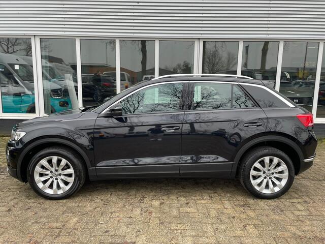 Volkswagen T-Roc 1.0 TSI Style Business Adaptieve Cruise / NL Auto / Zwart Metallic