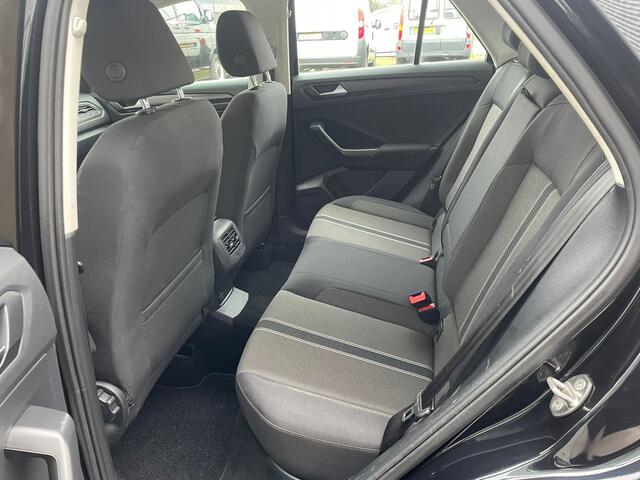 Volkswagen T-Roc 1.0 TSI Style Business Adaptieve Cruise / NL Auto / Zwart Metallic