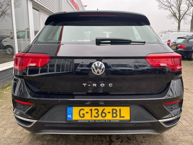 Volkswagen T-Roc 1.0 TSI Style Business Adaptieve Cruise / NL Auto / Zwart Metallic