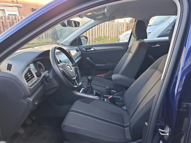 Volkswagen T-Roc 1.0 TSI Style Parkeersensoren / Bluetooth / El. Achterklep / Airco / Cruise control
