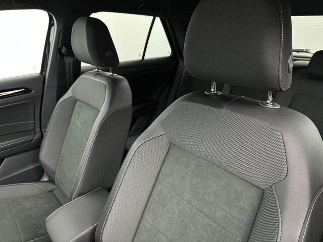 Volkswagen T-Roc R-Line 1.5 110 kW / 150 pk TSI SUV 7 versn. DSG