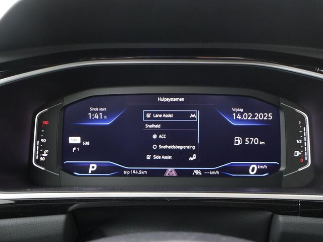 Volkswagen T-Roc R-Line Business (1) GP 1.5 110 kW / 150 pk TSI 7-versn. DSG | Dodehoeksensor | R-Line topsport stoelen | Navigatie | Stoelverwarming |