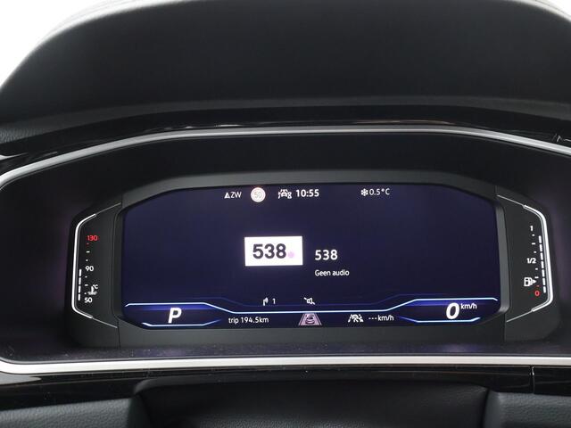 Volkswagen T-Roc R-Line Business (1) GP 1.5 110 kW / 150 pk TSI 7-versn. DSG | Dodehoeksensor | R-Line topsport stoelen | Navigatie | Stoelverwarming |