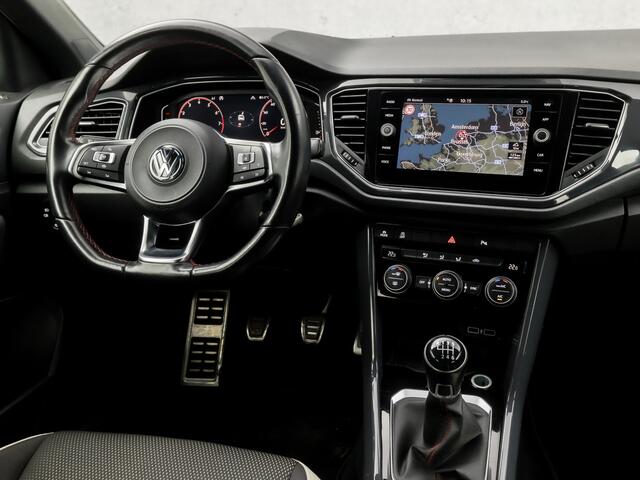 Volkswagen T-Roc 1.0 TSI Sport (DIGITAL COCKPIT, APPLE CARPLAY, GROOT NAVI, CLIMATE, LEDER, SPORTSTOELEN, ADAPTIVE CRUISE, SFEERVERLICHTING, MODE KNOP, LED KOPLAMPEN, PARKEERSENSOREN, NIEUWE APK, NIEUWSTAAT)