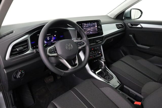 Volkswagen T-Roc Life Edition 1.5 TSI 110 kW / 150 pk DSG | IQ Light | Camera | Park Assist | Keyless | 17 inch