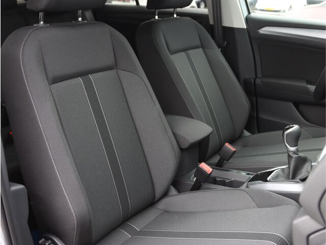 Volkswagen T-Roc 1.0 TSI Life Edition | LED plus | Climatronic | Navigatie | Camera |
