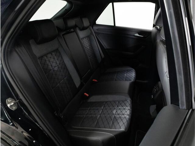 Volkswagen T-Roc 1.5 TSI 150 PK R-Line Edition | Panoramadak | Trekhaak | Achteruitrijcamera | Stoelverwarming |