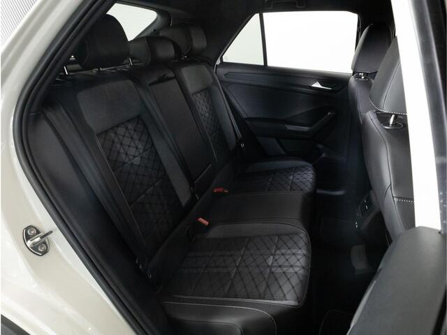 Volkswagen T-Roc AUTOMAAT 1.5 TSI 150 PK DSG R-Line | LED IQ | Black Style | Achteruitrijcamera | Navigatie | Travel Assist |