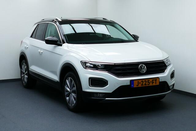 Volkswagen T-Roc 1.5 TSI Sport. Adaptief Cruise, Navi, Camera, Led Koplampen, Stoelverw, 17"LMV