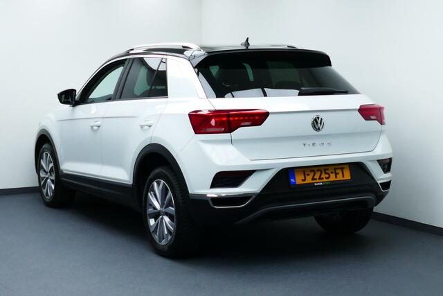 Volkswagen T-Roc 1.5 TSI Sport. Adaptief Cruise, Navi, Camera, Led Koplampen, Stoelverw, 17"LMV