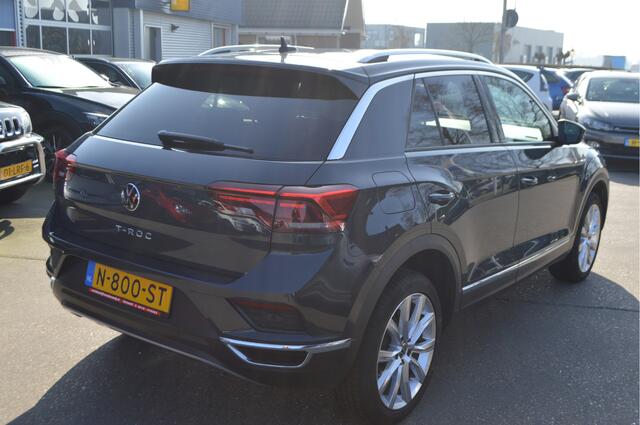 Volkswagen T-Roc 1.5 TSI Sport , LED KOPLAMPEN , NAVI VIA APP , CR CONTR , CLIMATR , PDC V+A ,