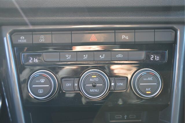 Volkswagen T-Roc 1.5 TSI Sport , LED KOPLAMPEN , NAVI VIA APP , CR CONTR , CLIMATR , PDC V+A ,