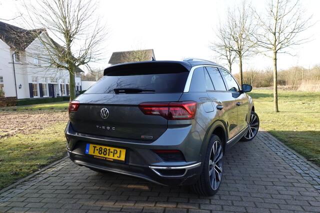 Volkswagen T-Roc 2.0 TSI 4Motion Sport | Adaptieve cruise control | Leer | Panoramadak | Bluetooth | Afneembare trekhaak | Stuurverwarming | Led |