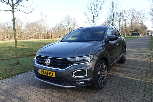 Volkswagen T-Roc 2.0 TSI 4Motion Sport | Adaptieve cruise control | Leer | Panoramadak | Bluetooth | Afneembare trekhaak | Stuurverwarming | Led |