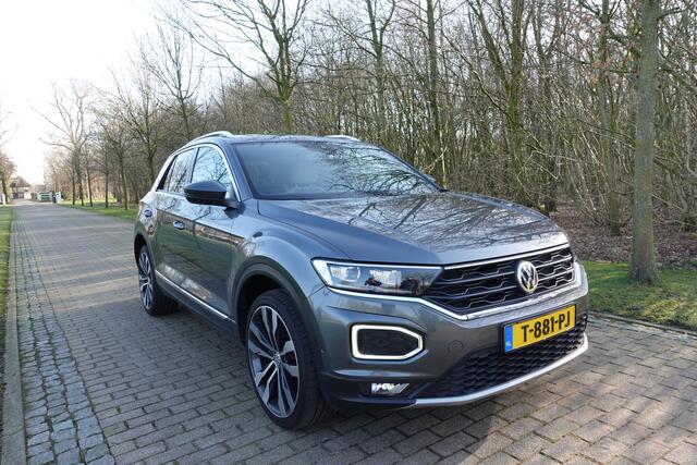 Volkswagen T-Roc 2.0 TSI 4Motion Sport | Adaptieve cruise control | Leer | Panoramadak | Bluetooth | Afneembare trekhaak | Stuurverwarming | Led |