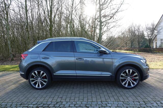 Volkswagen T-Roc 2.0 TSI 4Motion Sport | Adaptieve cruise control | Leer | Panoramadak | Bluetooth | Afneembare trekhaak | Stuurverwarming | Led |