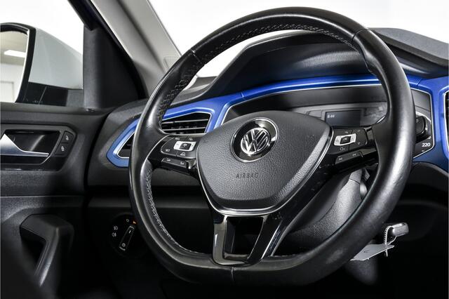 Volkswagen T-Roc 1.5 TSI 150 PK Style | Adapt. Cruise | Stoelverwarming | PDC | App. Connect | ECC | LM 17" | Afn. Trekhaak |