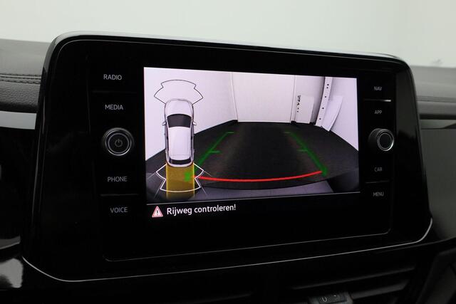 Volkswagen T-Roc 1.5 TSI 150 pk DSG R-Line Edition | Panoramadak | Stuur-/stoelverwarming | Achteruitrijcamera | Apple Carplay / Android Auto