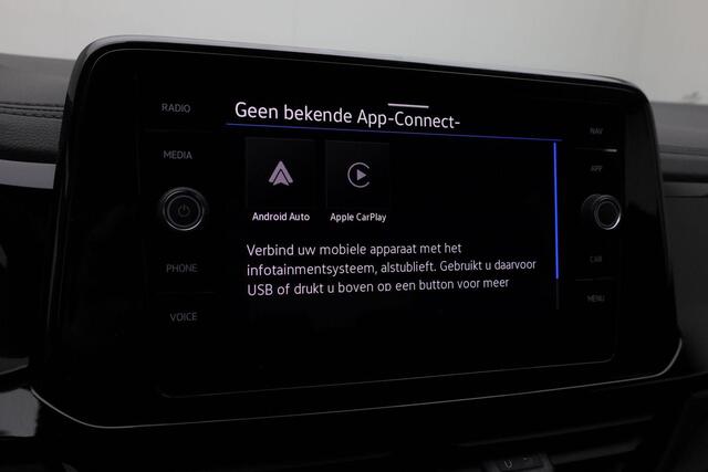 Volkswagen T-Roc 1.5 TSI 150 pk DSG R-Line Edition | Panoramadak | Stuur-/stoelverwarming | Achteruitrijcamera | Apple Carplay / Android Auto