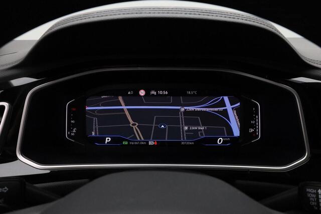 Volkswagen T-Roc 1.5 TSI 150 pk DSG R-Line | IQ Light | Achteruitrijcamera | Navigatie | Keyless Entry | Adaptive Cruise