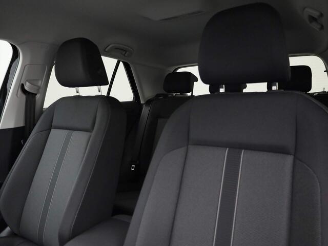 Volkswagen T-Roc 1.5TSI/150PK Life DSG · Navigatie · Stoelverwarming · Parkeersensoren · Garantie tot februari 2026