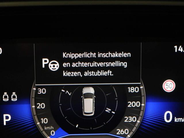 Volkswagen T-Roc 1.5TSI/150PK Life DSG · Navigatie · Stoelverwarming · Parkeersensoren · Garantie tot februari 2026