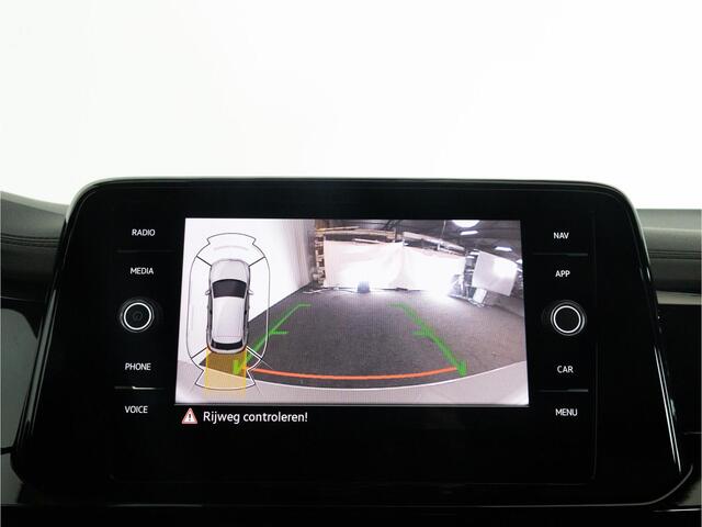 Volkswagen T-Roc 1.5 TSI R-Line | Black Style | Dodehoekdetectie | Navigatie | Camera | Adaptive Cruise | Stoelverwarming | LED Plus |