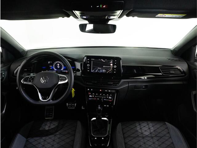 Volkswagen T-Roc R-Line 1.5 TSI 150pk Automaat | Black Style | Camera | IQ-LED | Dodehoekdetectie | Navigatie | Stoelverwarming |