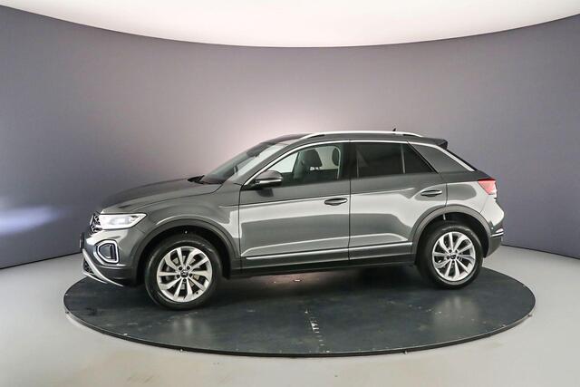 Volkswagen T-Roc Style 1.5 TSI 150pk DSG Automaat Adaptive cruise control, Achteruitrijcamera, Parkeer assistent, LED koplampen, Airco, DAB, Radio, App connect, Parkeersensoren