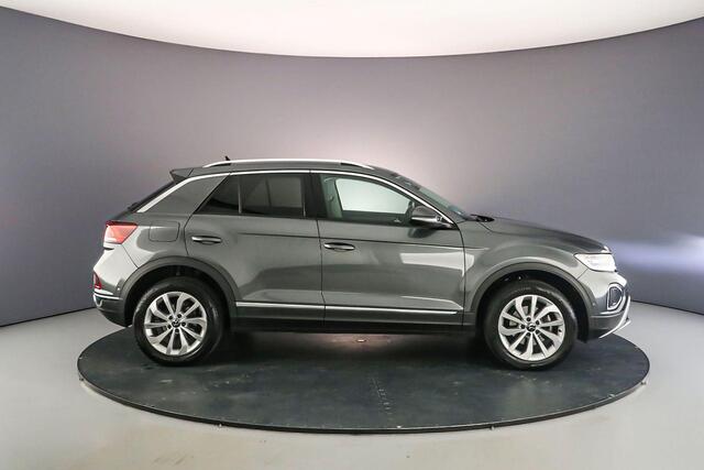 Volkswagen T-Roc Style 1.5 TSI 150pk DSG Automaat Adaptive cruise control, Achteruitrijcamera, Parkeer assistent, LED koplampen, Airco, DAB, Radio, App connect, Parkeersensoren