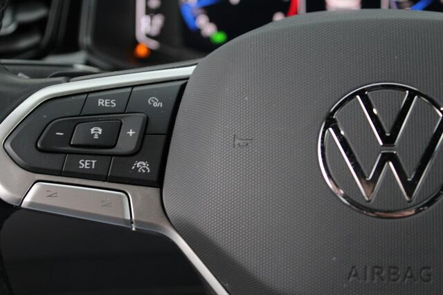 Volkswagen T-Roc 1.5 TSI R-Line | ACC | Trekhaak | Carplay