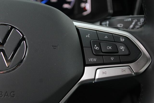 Volkswagen T-Roc 1.5 TSI R-Line | ACC | Trekhaak | Carplay