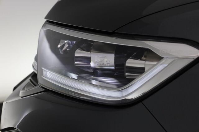 Volkswagen T-Roc R-Line Edition 1.5 TSI 110 kW / 150 pk DSG | Black Style | Camera | Stoelverwarming | Keyless | Navi | 18 inch