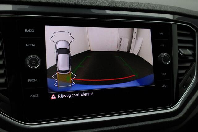 Volkswagen T-Roc 1.5 TSI 150 pk DSG Sport Business R / R-Line | Achteruitrijcamera | Stoelverwarming | Apple Carplay / Android Auto | Adaptive Cruise