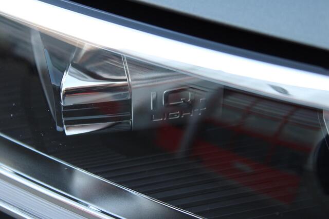Volkswagen T-Roc 1.5 TSI R-Line 18inch/Adaptive/Camera