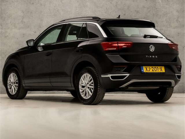 Volkswagen T-Roc 1.5 TSI Sport 150Pk Automaat (APPLE CARPLAY, GROOT NAVI, CLIMATE, ADAPTIVE CRUISE, SPORTSTOELEN, DAB+, PARKEERSENSOREN, NIEUWSTAAT)