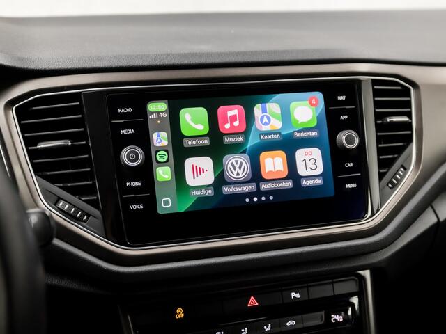 Volkswagen T-Roc 1.5 TSI Sport 150Pk Automaat (APPLE CARPLAY, GROOT NAVI, CLIMATE, ADAPTIVE CRUISE, SPORTSTOELEN, DAB+, PARKEERSENSOREN, NIEUWSTAAT)