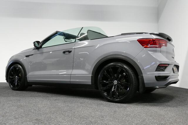 Volkswagen T-Roc Cabrio 1.5 TSI R-Line / Black Style / Stoelverwarming / Beats Audio / Stuurwiel verwarming / Achteruitrijcamera / Apple Carplay - Andriod Auto / Adaptive Cruise Control / Full LED / Dodehoek assistent / DAB / Parkassist / Trekhaak (afneembaar) / Digitaal 