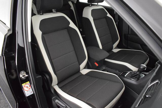 Volkswagen T-Roc 1.5 TSI 150pk DSG Sport Keyless Camera Stoelverwarming Virtual Cockpit Navigatie