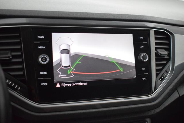 Volkswagen T-Roc 1.5 TSI 150pk DSG Sport Keyless Camera Stoelverwarming Virtual Cockpit Navigatie