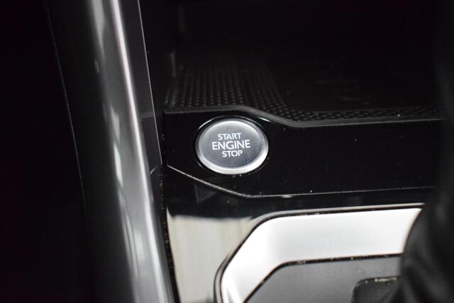 Volkswagen T-Roc 1.5 TSI 150pk DSG Sport Keyless Camera Stoelverwarming Virtual Cockpit Navigatie