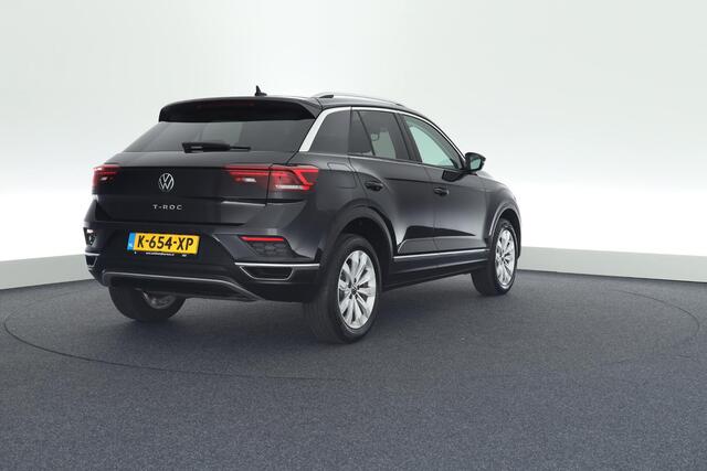Volkswagen T-Roc 1.5 TSI 150pk DSG Sport Keyless Camera Stoelverwarming Virtual Cockpit Navigatie